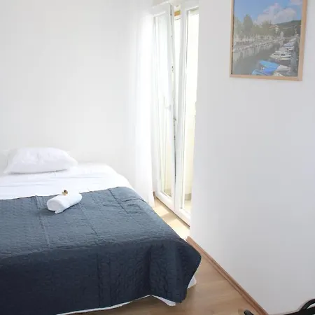 Lovro Apartament *